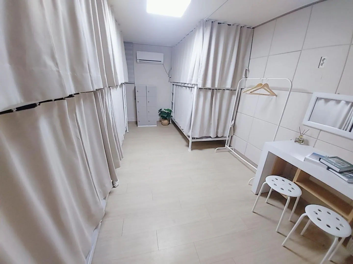 Funwave Guest House Μπουσάν