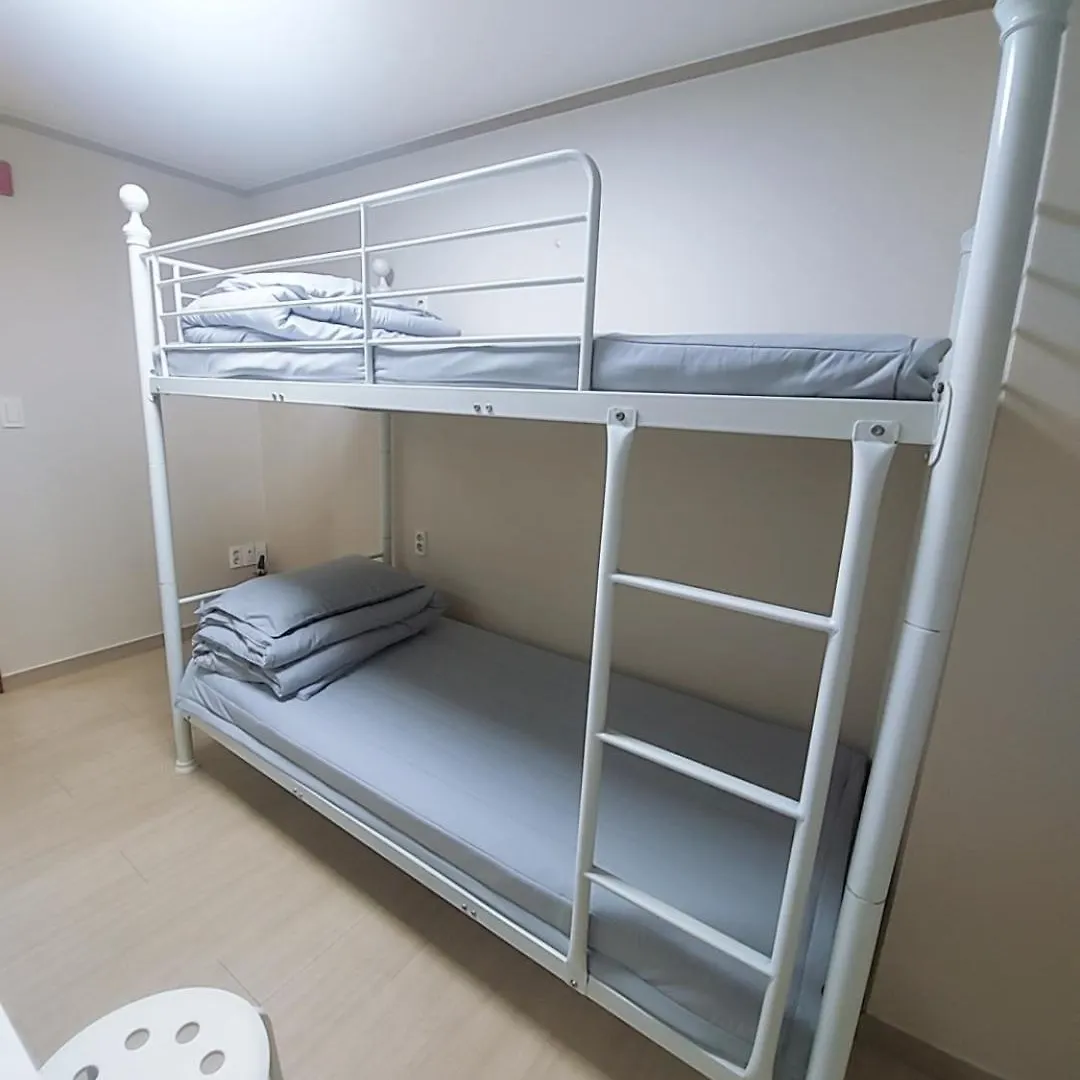 Funwave Guest House Μπουσάν