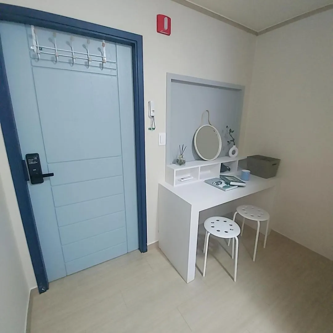 Funwave Guest House Μπουσάν